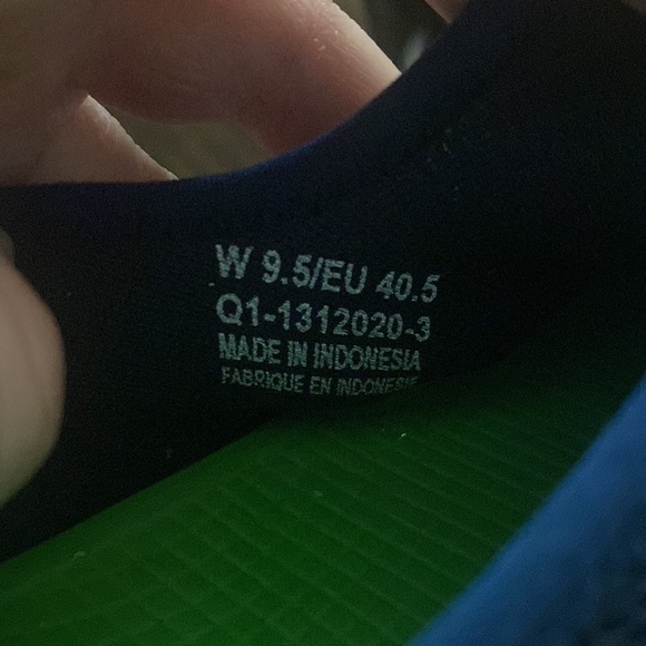 OOFOS Women’s sneaker size 9.5 - Picture 6 of 7